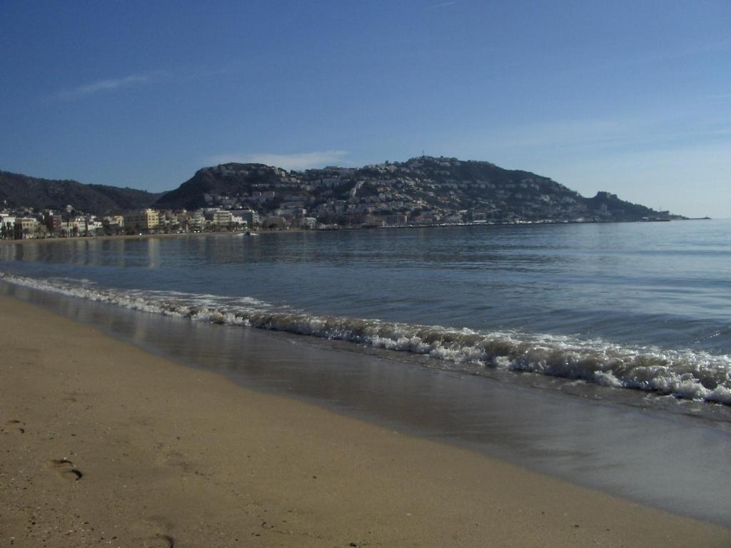 Hostal Puig Rom Roses Esterno foto