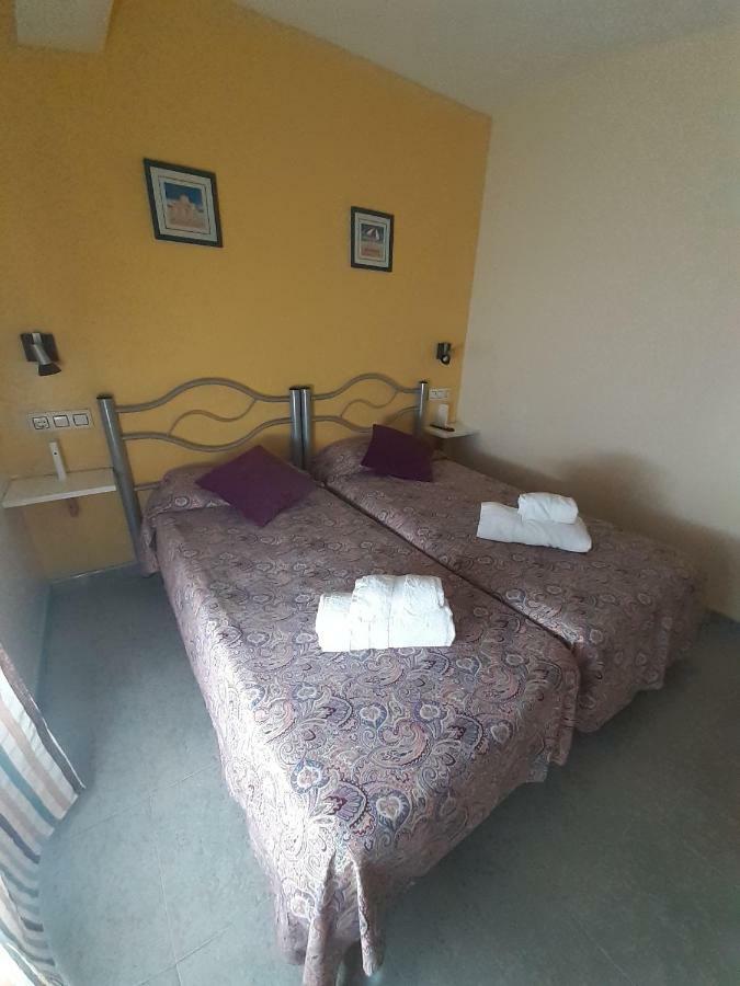 Hostal Puig Rom Roses Esterno foto